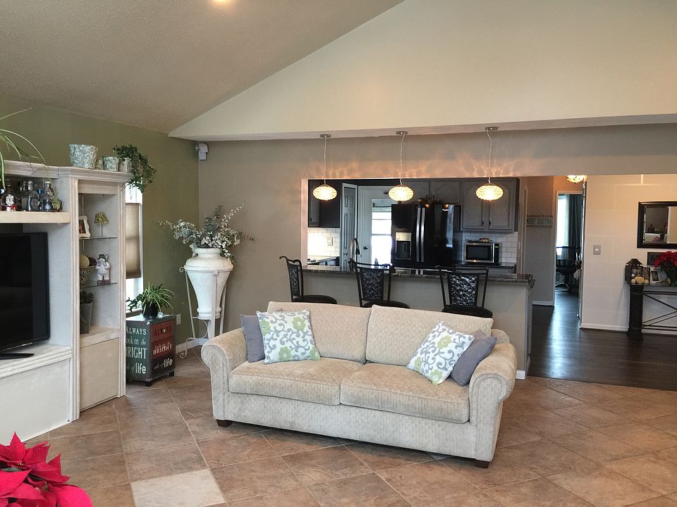 1st image of 27503 Cedar Glen Dr