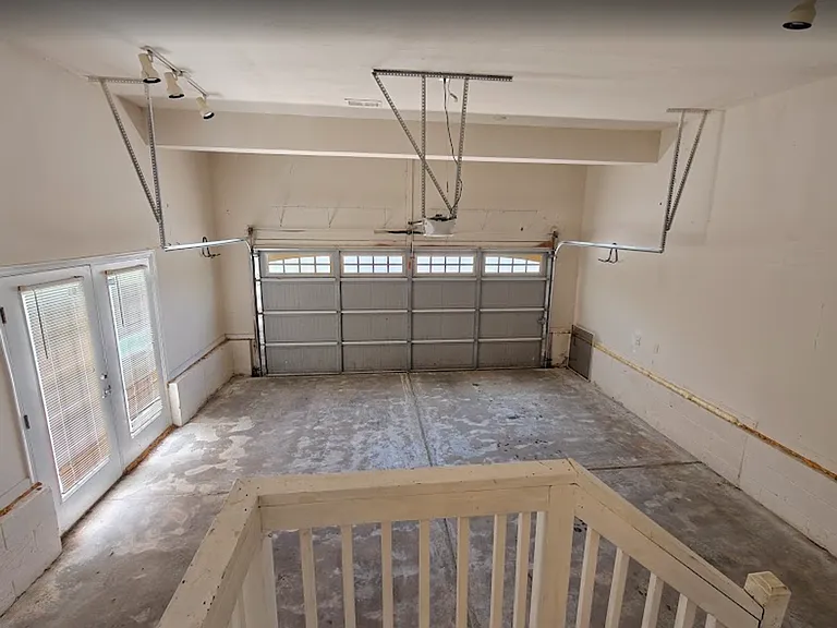 809 Redden Row — Photo 16