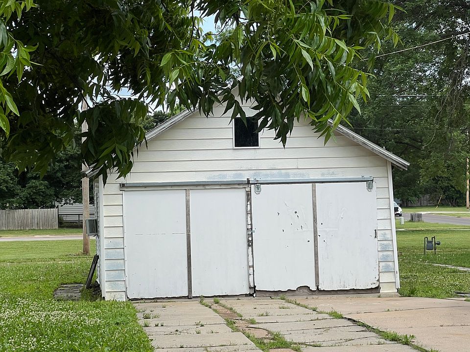 2nd image of 1205 N Buckeye St