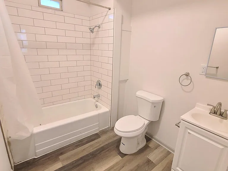 803 Hamilton St #L — Photo 12