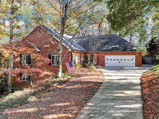 4570 Deep Creek Dr, Sugar Hill, GA 30518
