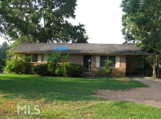 1130 E McIntosh Rd, Griffin, GA 30223