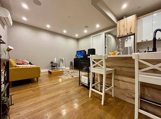 Rented by Doorway NYC, LLC | media 11