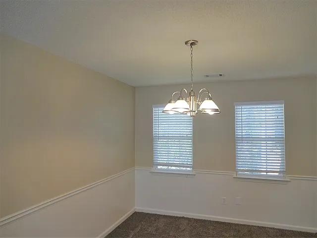 302 Christian Ct — Photo 6