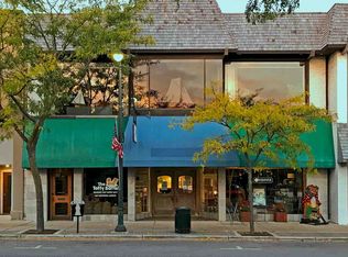 211 Bridge St, Charlevoix, MI 49720