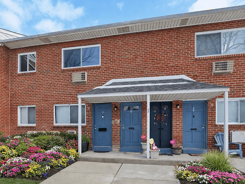 Hillcrest Apartments