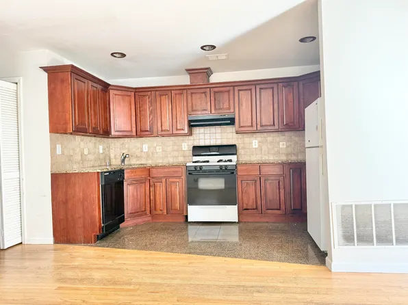 207 New York Avenue image 6 of 21