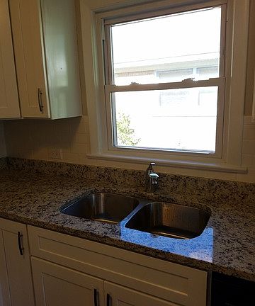 5th image of 5137 Davis St