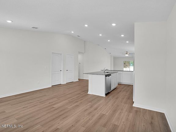 5th image of 6912 MYRTLE OAK Road