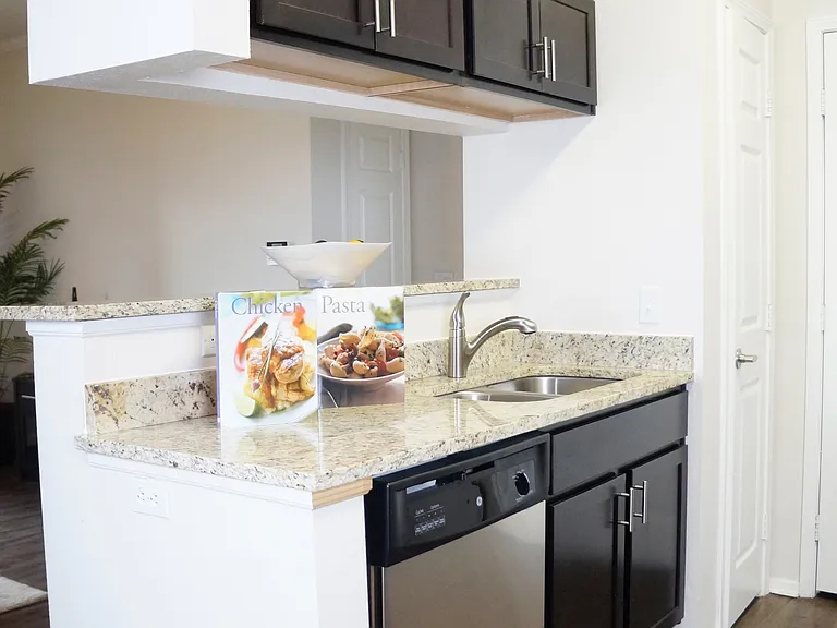 Stone Canyon Apartments — Photo 16