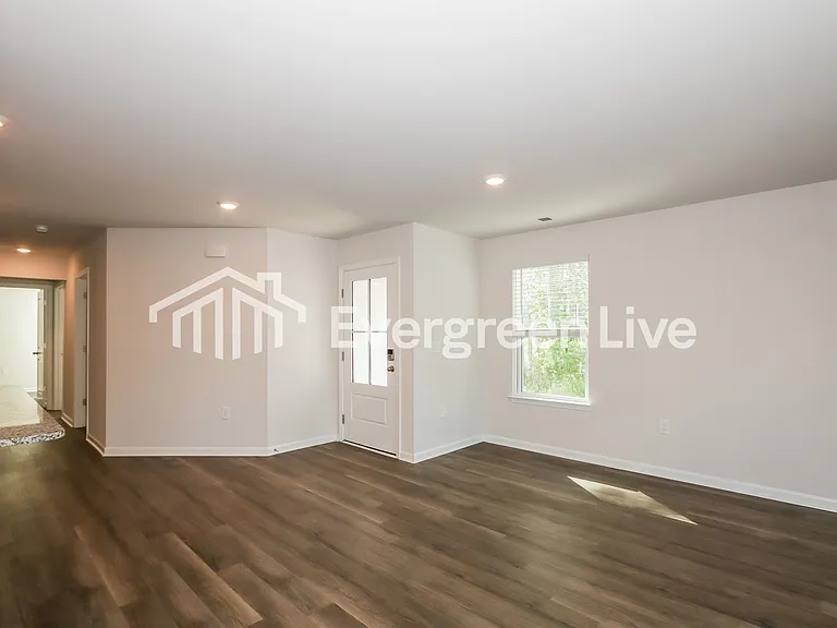 2228 Courtina Way — Photo 4