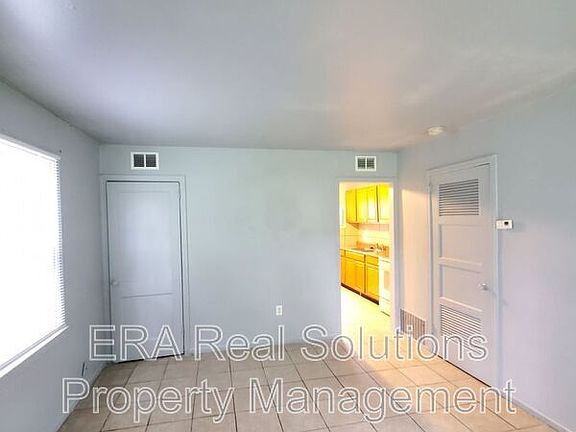 2nd image of 797 Valerie Ln