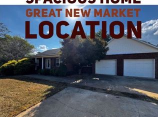 996 New Market Rd, New Market, AL 35761