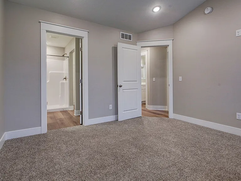 2118 Sherwood Ave — Photo 7