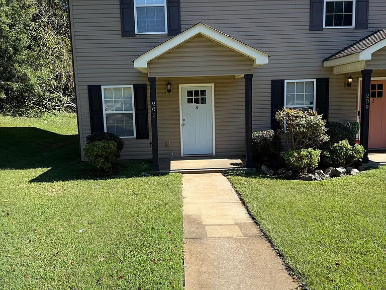 209 Jones Ave #A — Photo 1
