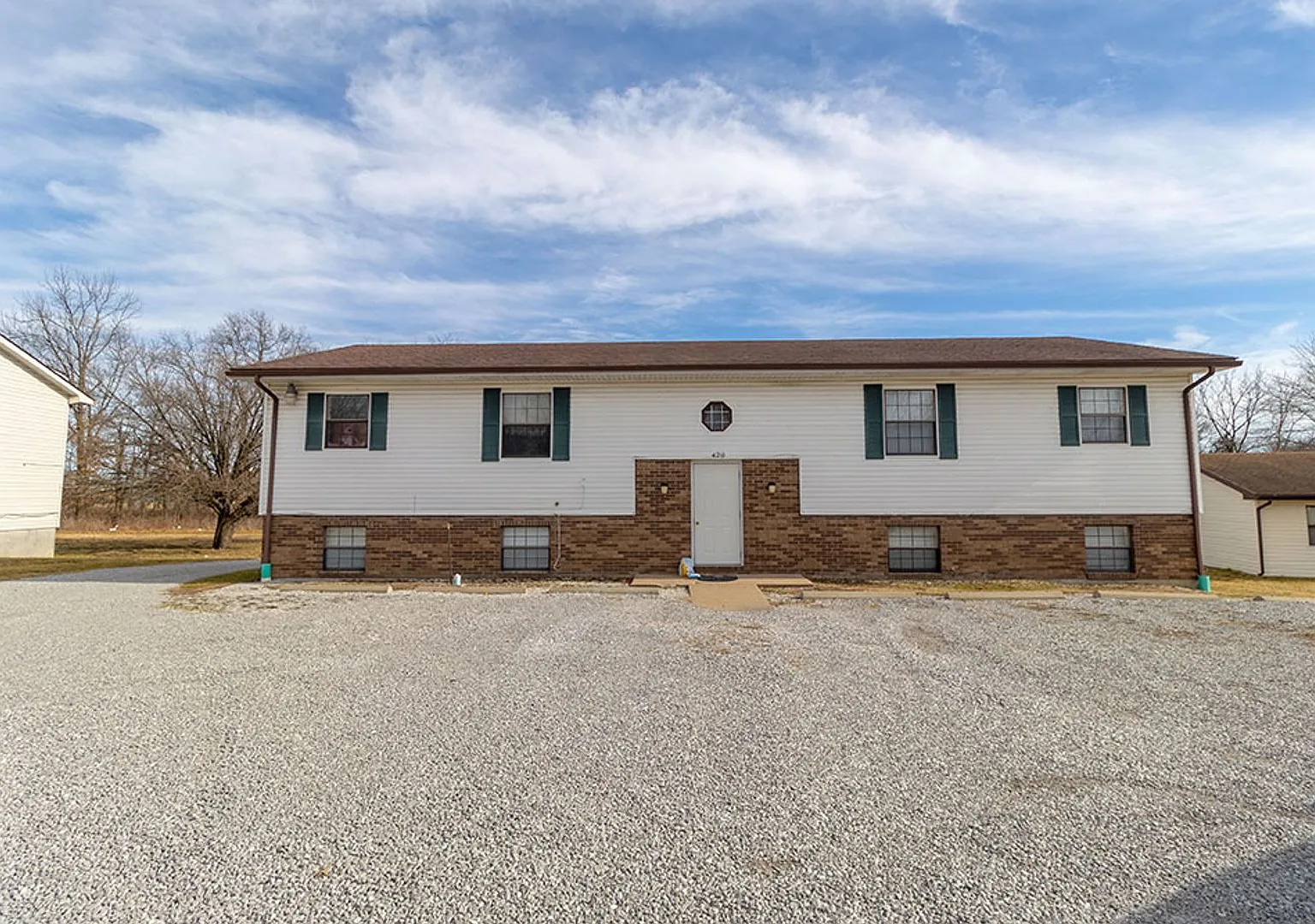 420 N East Park Ln — Photo 1