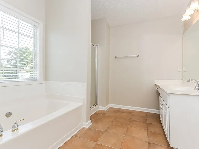 5000 Dockside Dr — Photo 12