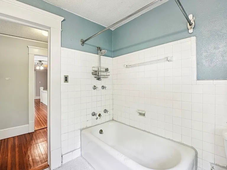 374 Union St S #B — Photo 9