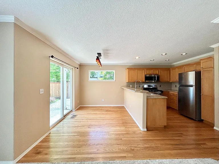 1218 NE Kinney St — Photo 15