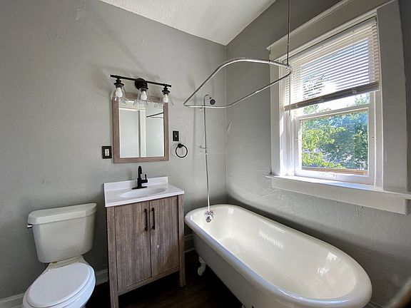 4th image of 1115 E 41st St #1119-2E