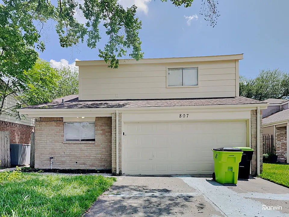 807 Chateau Pl