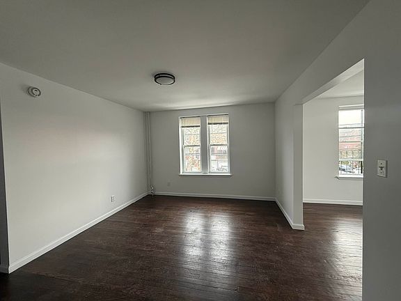 5th image of 46-20 28th Ave Unit 2L