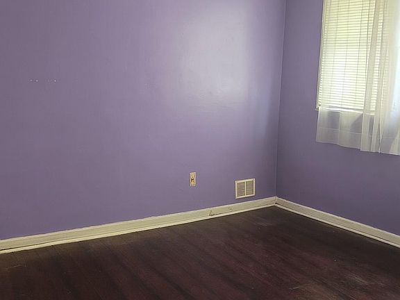 3rd image of 5017 Roseld Ct