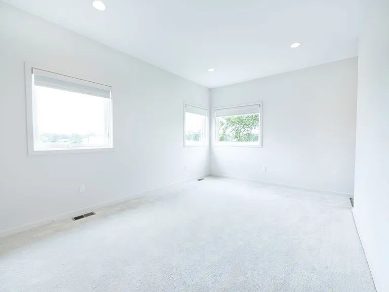 301 W Short St — Photo 13