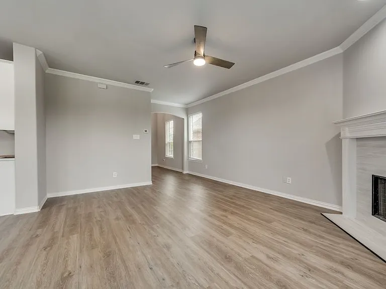 1709 Belton Dr — Photo 9