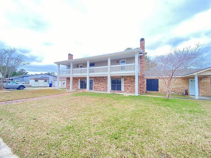 1st image of 301 Thomas Jefferson Dr