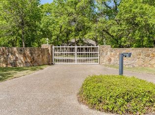 1517 Canyon Crk W, Azle, TX 76020
