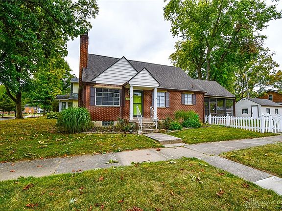 2nd image of 454 Corona Ave