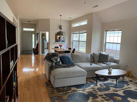 4th image of 104 Orchard Ln #16