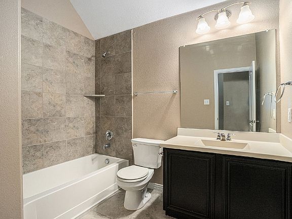 5th image of 430 Rockaway Dr