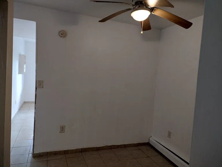 34 Rosalyn Ct #305M — Photo 2