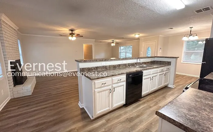 8250 Chesterfield Dr — Photo 7