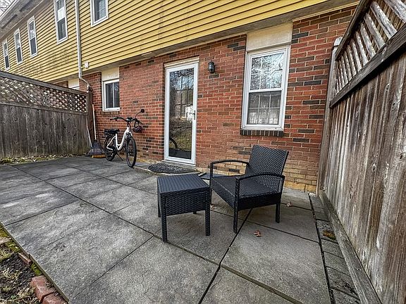 3rd image of 252 West St APT 3