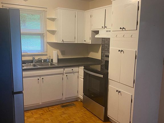 3rd image of 2328 W Brook Ln