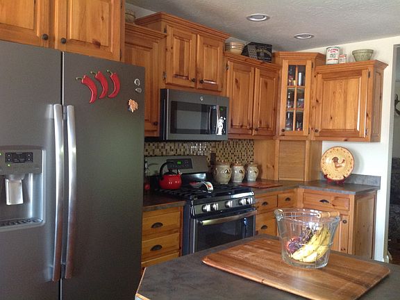 5th image of 176 Amanda Dr