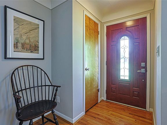 4th image of 7460 Lawndale Ave