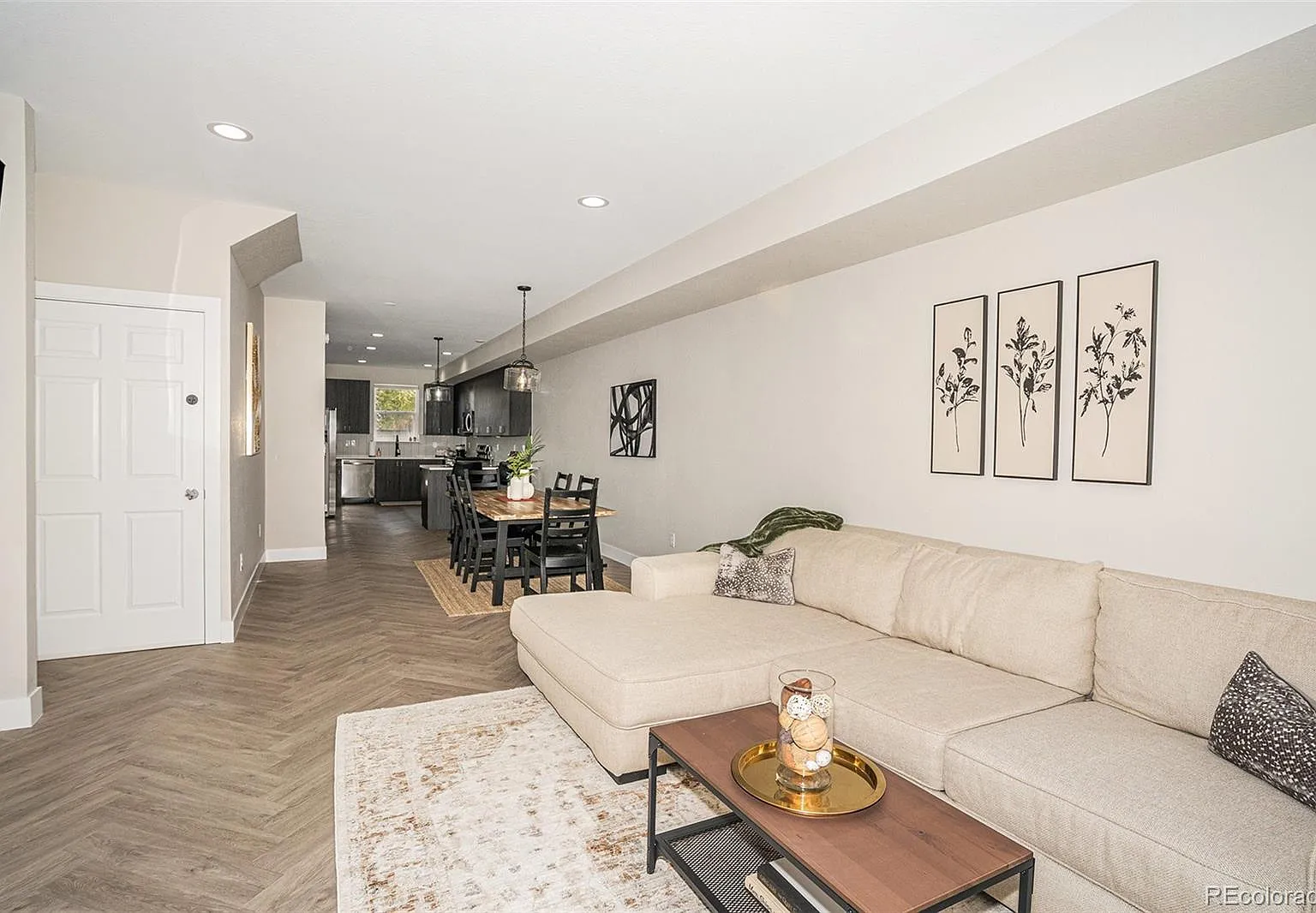 2 bed, 2.5 bath, 1616 sqft, $3,200 — Photo 4