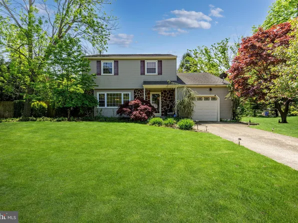 31 Nippins Ave, Mount Holly, NJ 08060