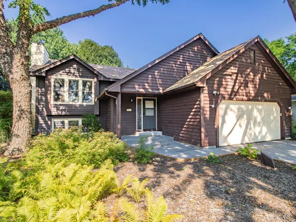 9820 Pierce St NE, Blaine, MN 55434
