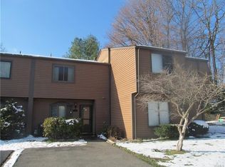3 E Adrian Ct, Cortlandt Manor, NY 10567