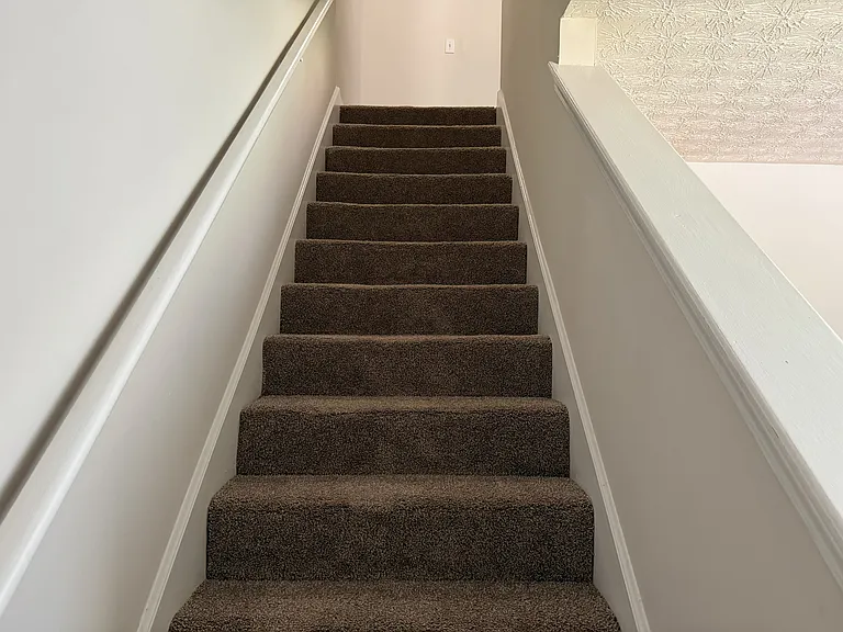 Cresthill Townhomes — Photo 10