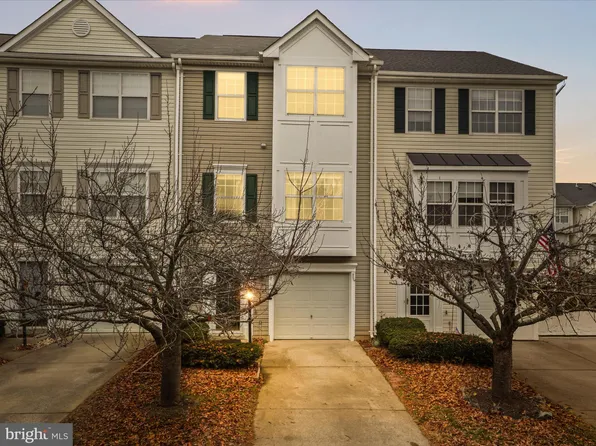 6178 Library Ln, Bealeton, VA 22712
