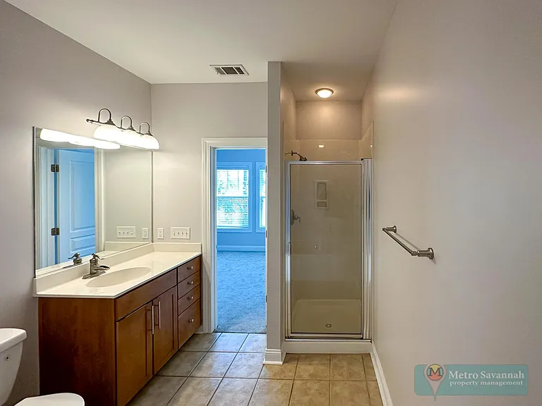 303 Lake View Dr — Photo 16