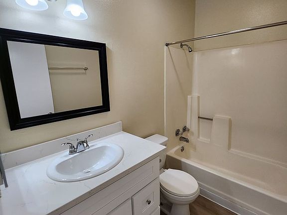 5th image of 10655 Tujunga Canyon Blvd #202