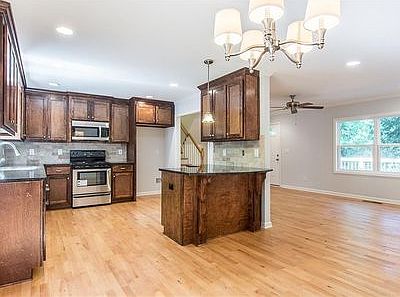 1st image of 3745 Hickory Pl SE