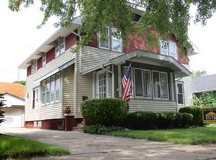 858 N 15th St, Manitowoc, WI 54220